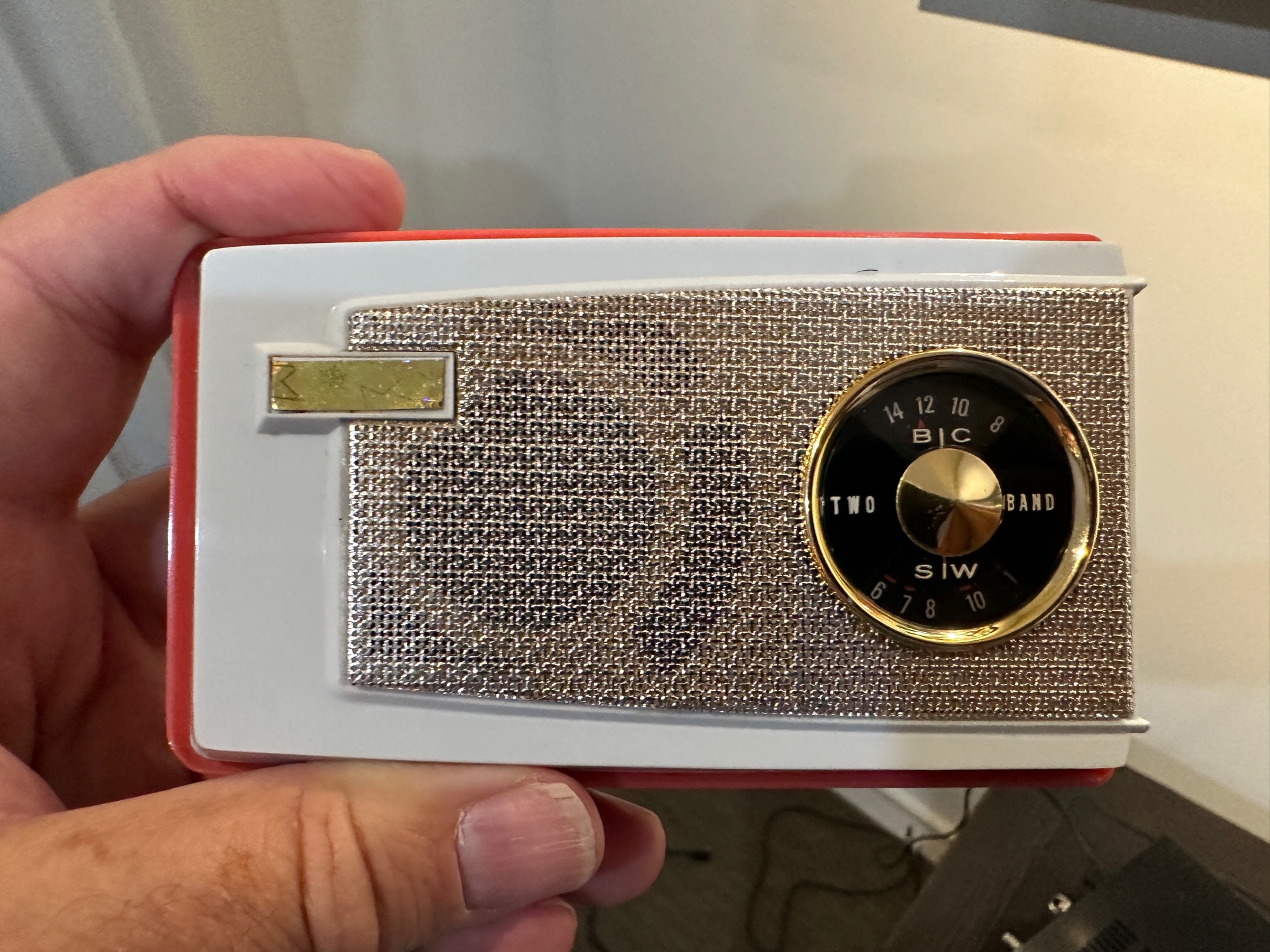 1960 Sony TR 724 Coral